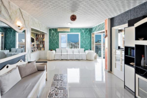 Magnificent Views Suite